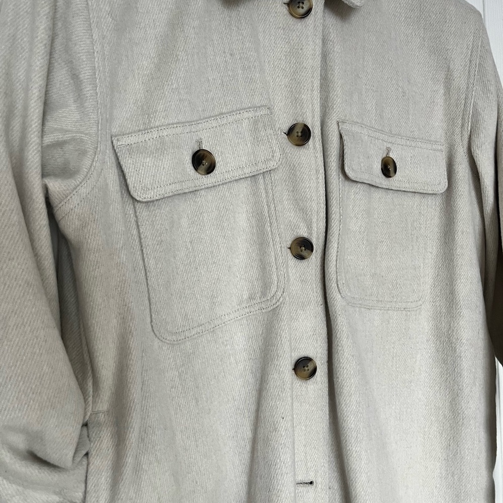 Shacket - Picture 3 of 4